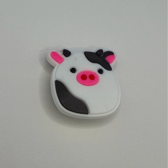 Connor The Cow Crocs Shoe Charm - White & Pink Cow-Patterned Design - Picture 3 of 5